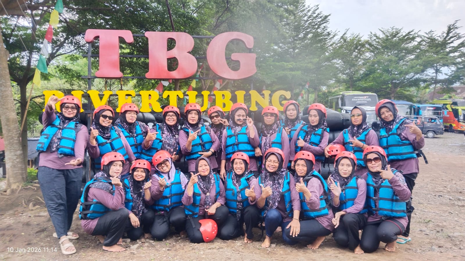 Refresing Kader posyandu dan PKK Desa Lemahbang